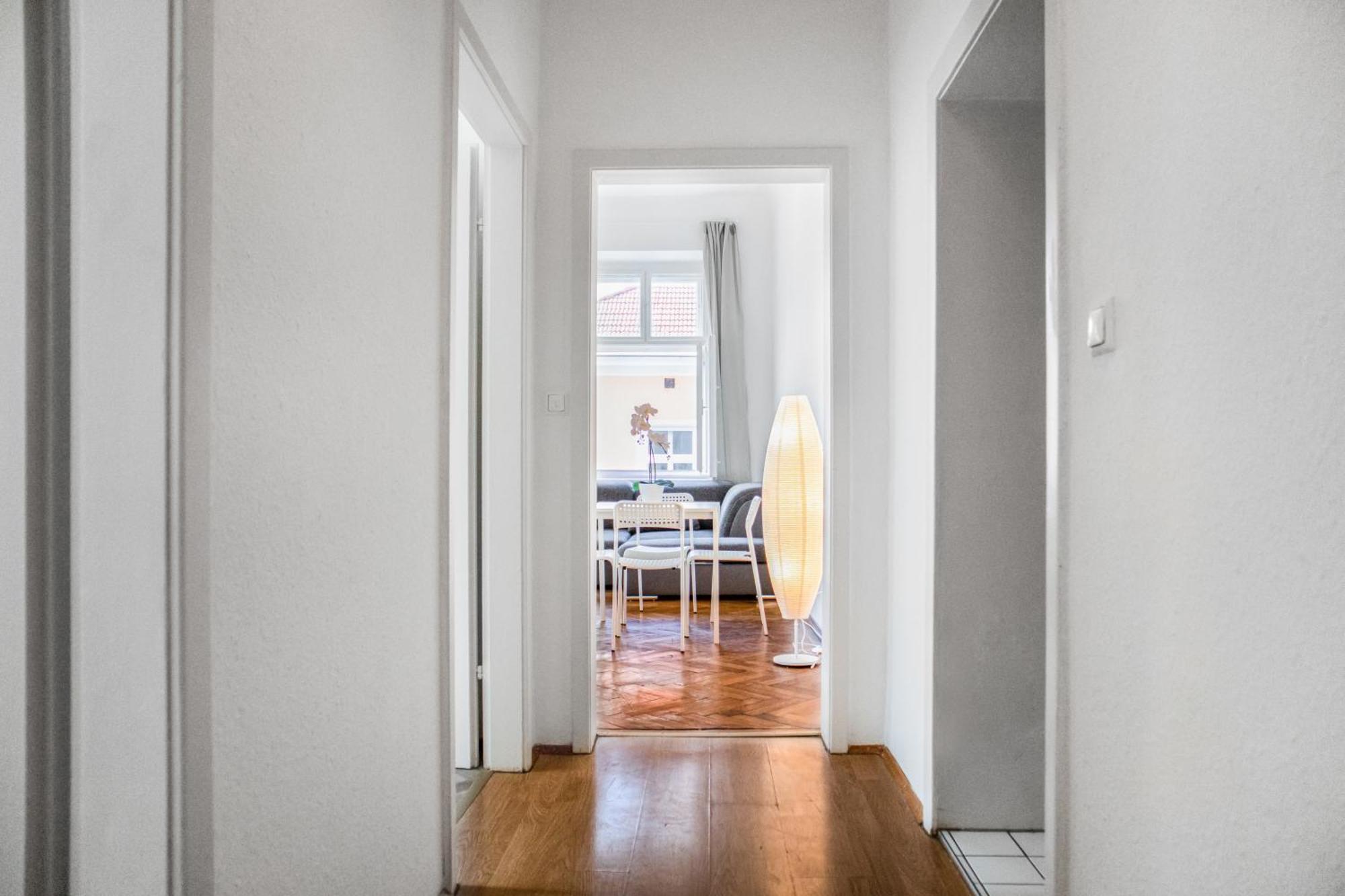 Apartment Affordable 2br Next To Rennweg